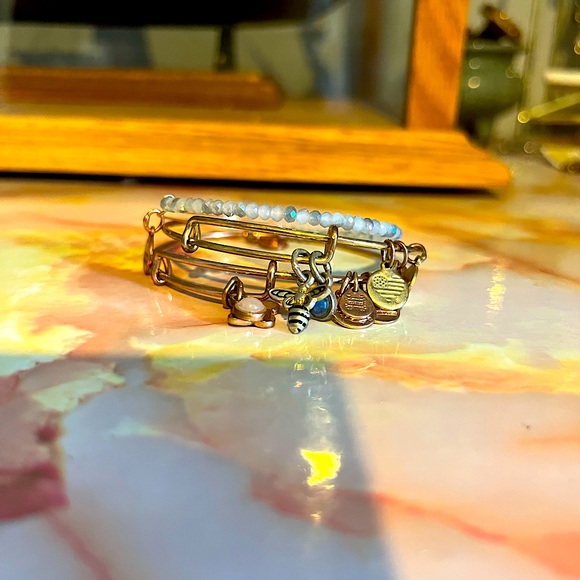 Alex + Ani Set of 3 beaded charm stacking bracelets - Picture 11 of 12